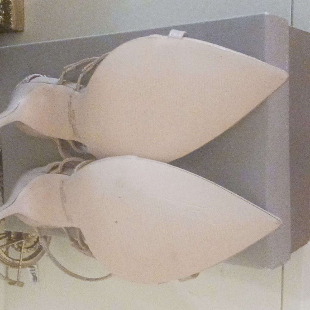 Elegant Beige Strappy Heels its new, never been worn! - Picture 5 of 5